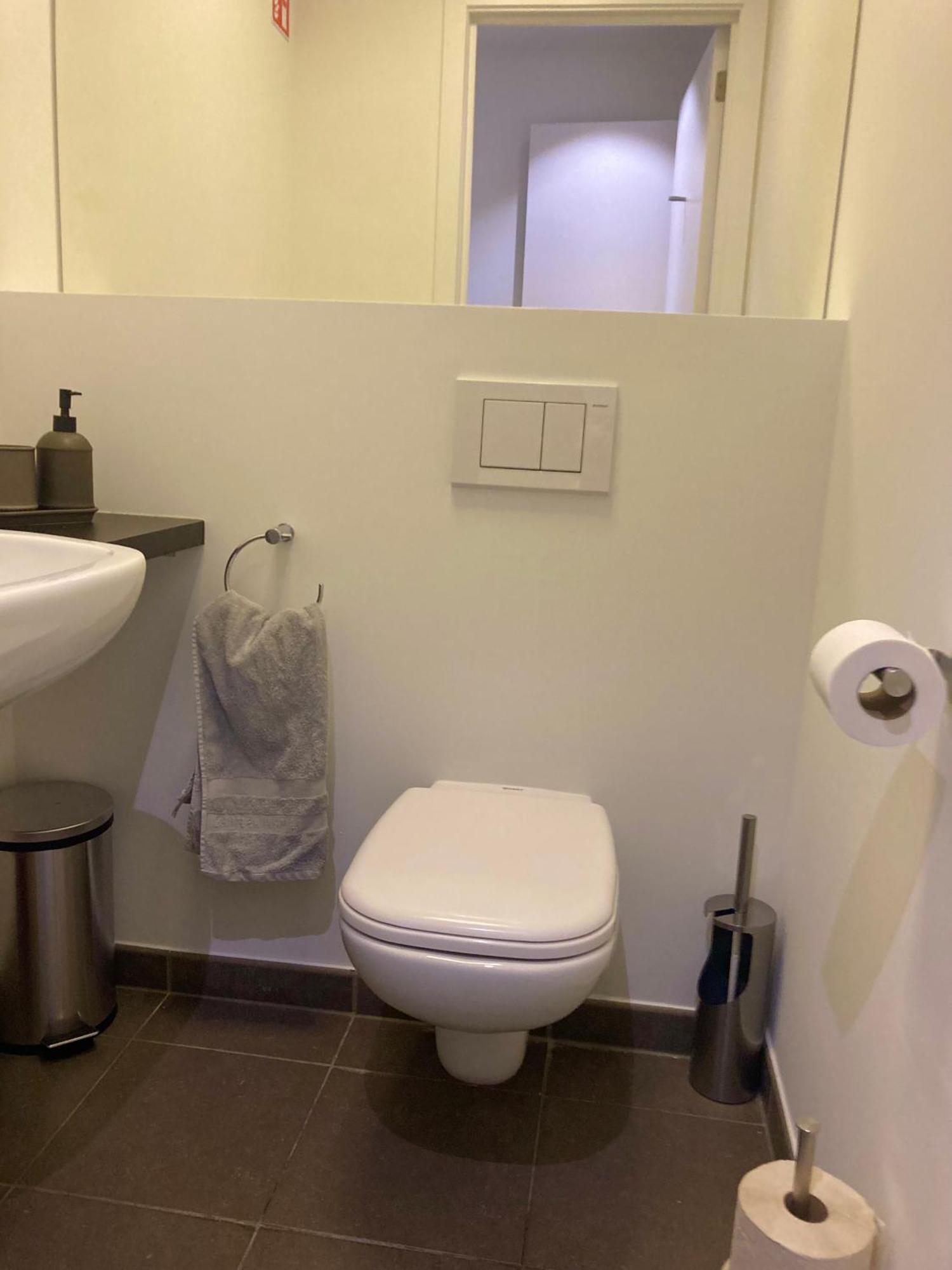 London Tower Apartments - Антверпен Стая снимка